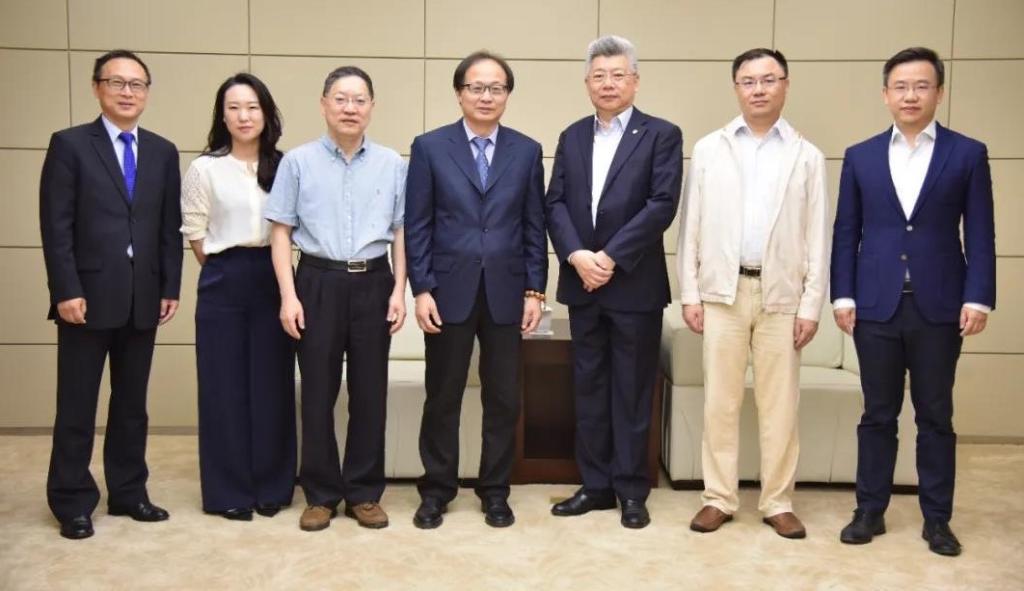 新闻速递 | 复旦管院与上海城投控股签订战略合作协议