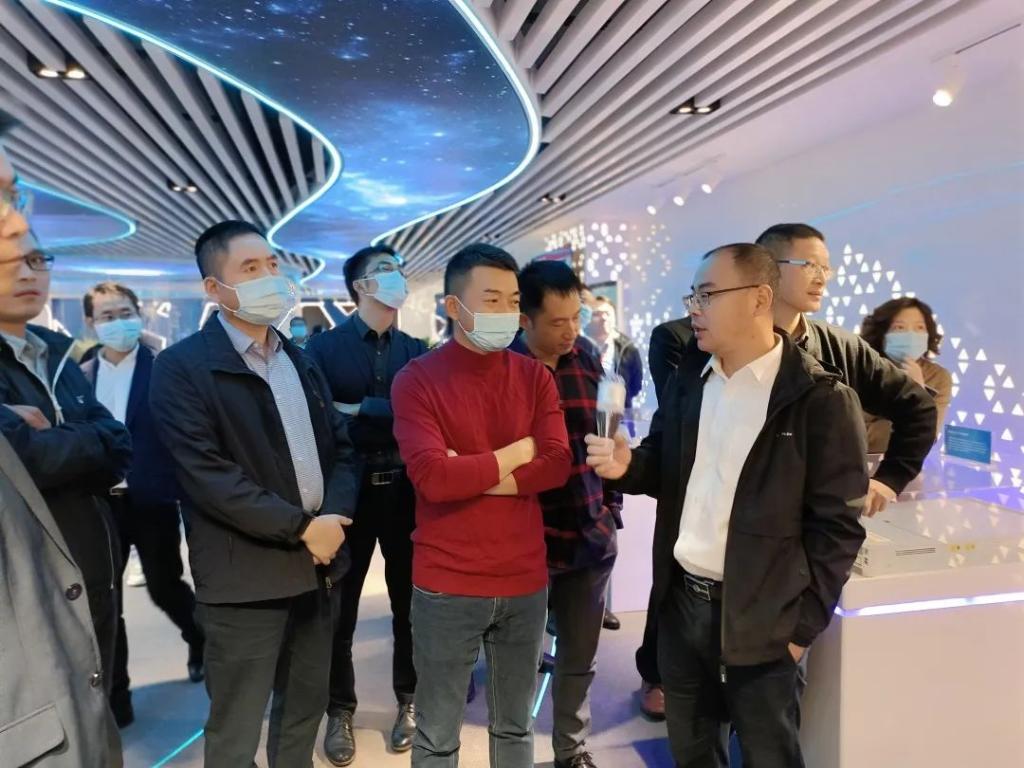 湖州南太湖新區(qū)科級領導公務人員集體在復旦大學“充電”